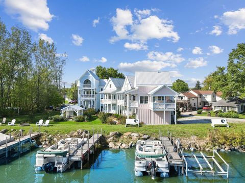 Photo of 186 Grandstaff Avenue, Buckeye Lake, OH 43008 (MLS # 225036716)