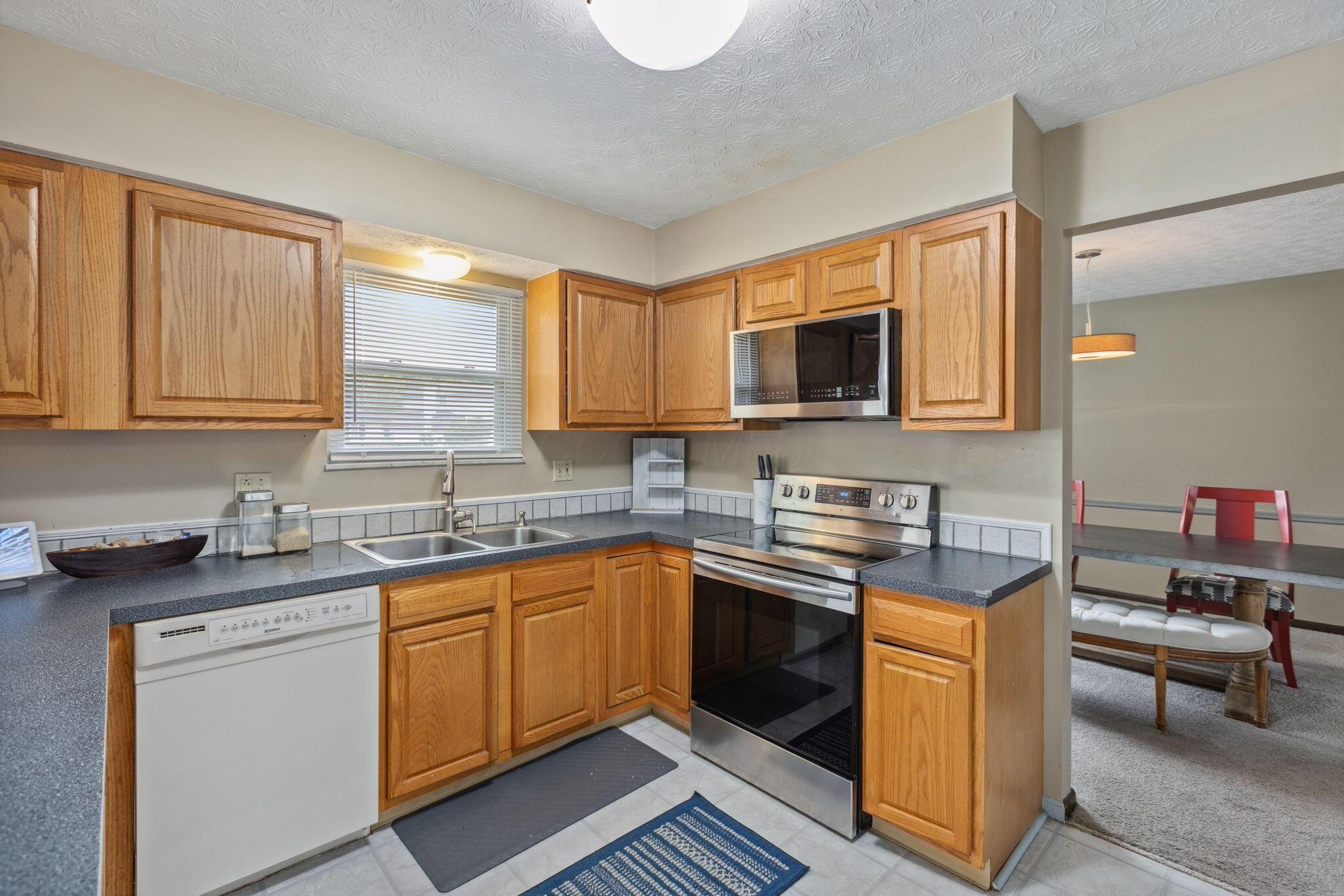 6897 Roundelay Road, Reynoldsburg, Ohio image 12
