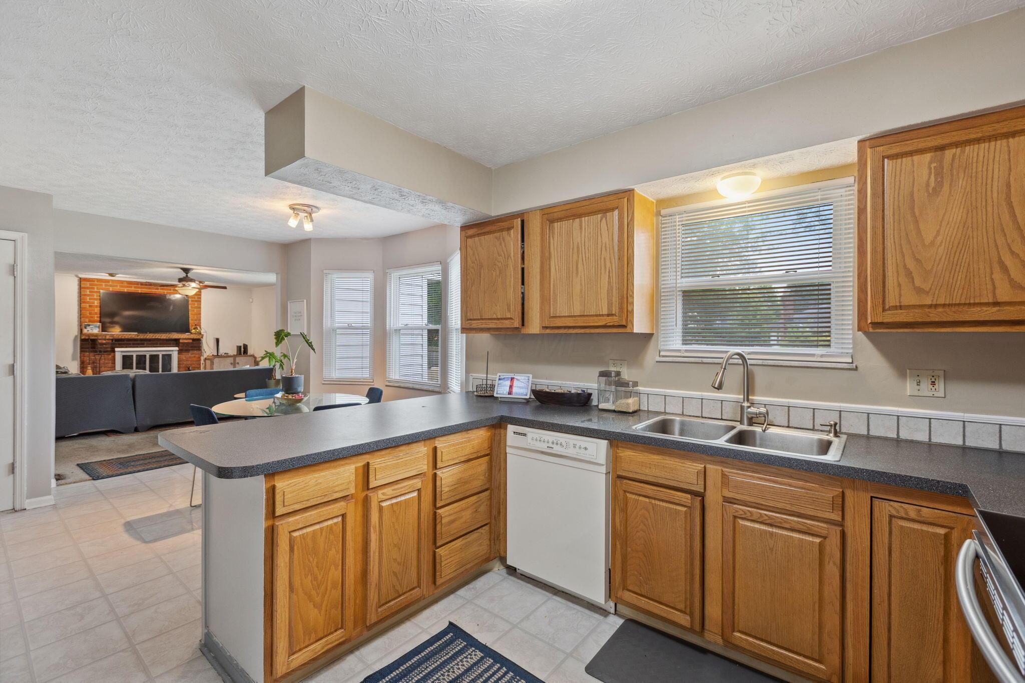 6897 Roundelay Road, Reynoldsburg, Ohio image 11