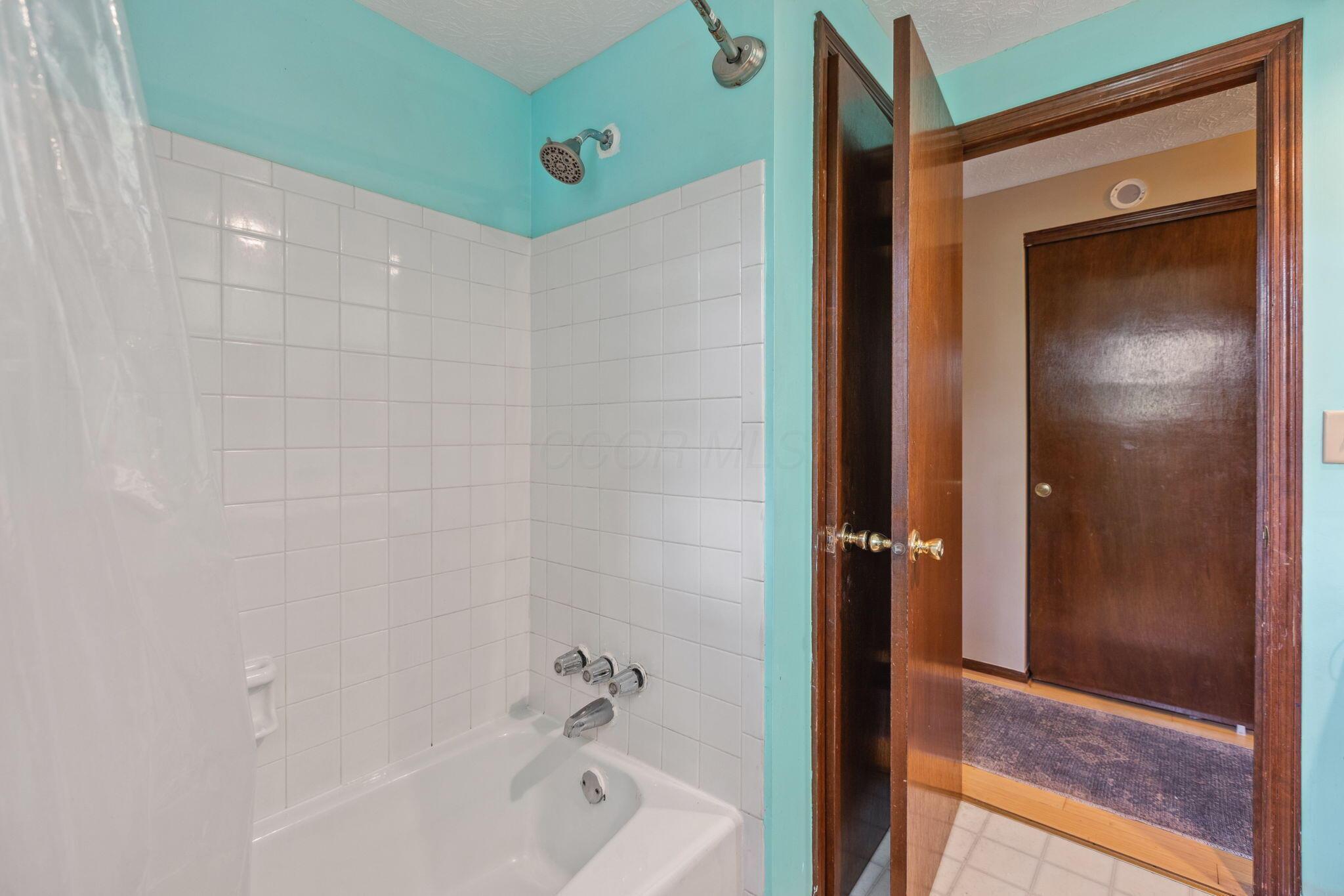 6897 Roundelay Road, Reynoldsburg, Ohio image 35