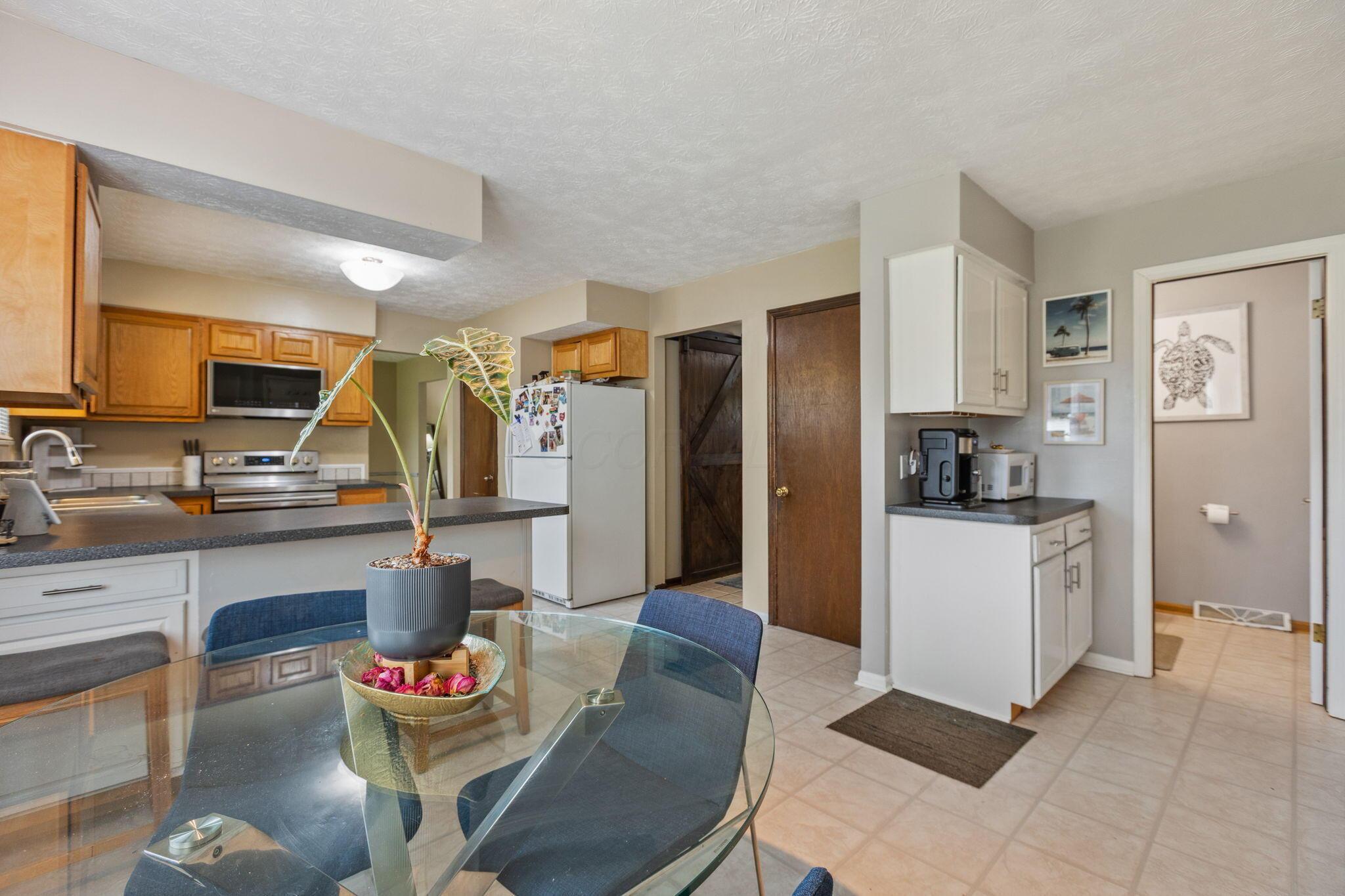 6897 Roundelay Road, Reynoldsburg, Ohio image 16