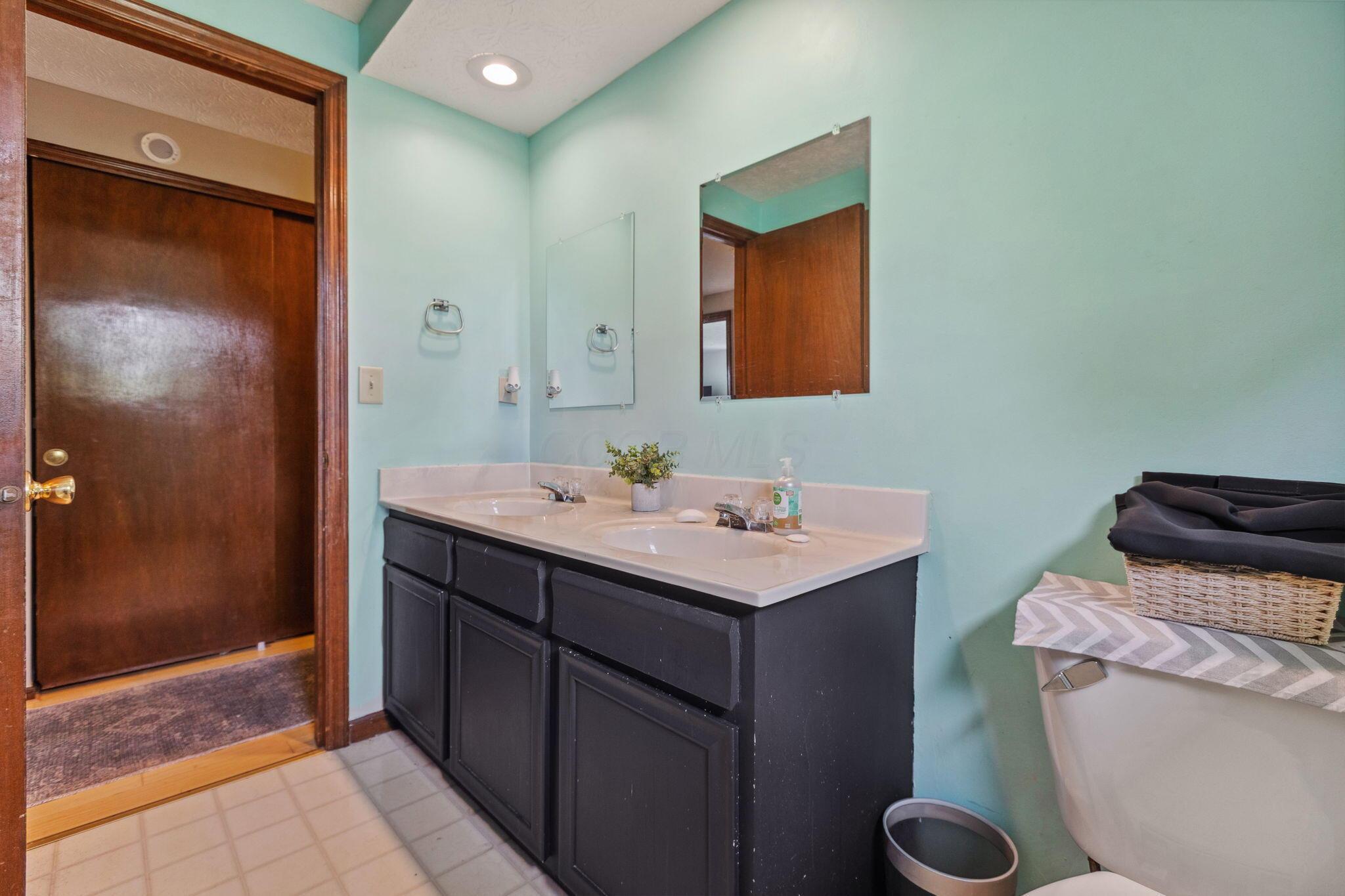 6897 Roundelay Road, Reynoldsburg, Ohio image 34
