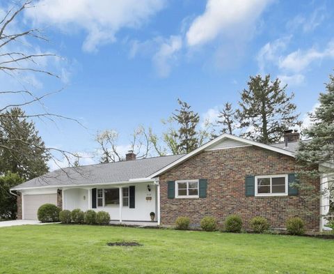 Photo of 2123 Nayland Road, Columbus, OH 43220 (MLS # 226012177)