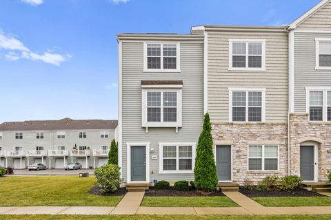 Photo of 5749 Passage Creek Drive, Dublin, OH 43016 (MLS # 225036498)