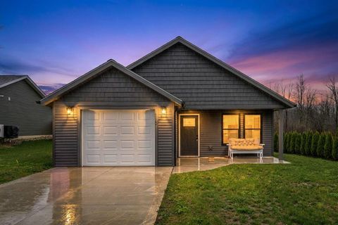 Photo of 213 Brushwood Drive, Mansfield, OH 44907 (MLS # 226010330)