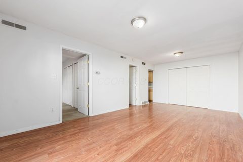 Tiny photo for 1126 Merrimar Circle N H #H, Columbus, OH 43220 (MLS # 226002918)