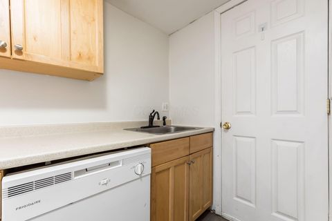 Tiny photo for 1126 Merrimar Circle N H #H, Columbus, OH 43220 (MLS # 226002918)