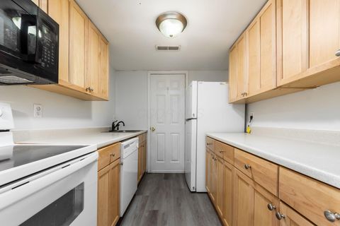 Tiny photo for 1126 Merrimar Circle N H #H, Columbus, OH 43220 (MLS # 226002918)