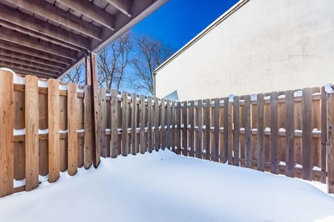 Tiny photo for 1126 Merrimar Circle N H #H, Columbus, OH 43220 (MLS # 226002918)