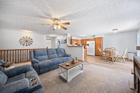 Tiny photo for 9054 Jackies Bend, Reynoldsburg, OH 43068 (MLS # 225039477)