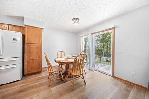 Tiny photo for 9054 Jackies Bend, Reynoldsburg, OH 43068 (MLS # 225039477)