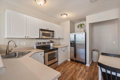 Tiny photo for 7043 Monarchos Drive 13 #13, New Albany, OH 43054 (MLS # 226023766)