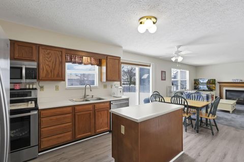 Tiny photo for 876 Greenwood Lane, Trenton, OH 45067 (MLS # 226003524)