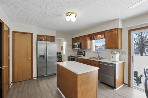 Tiny photo for 876 Greenwood Lane, Trenton, OH 45067 (MLS # 226003524)