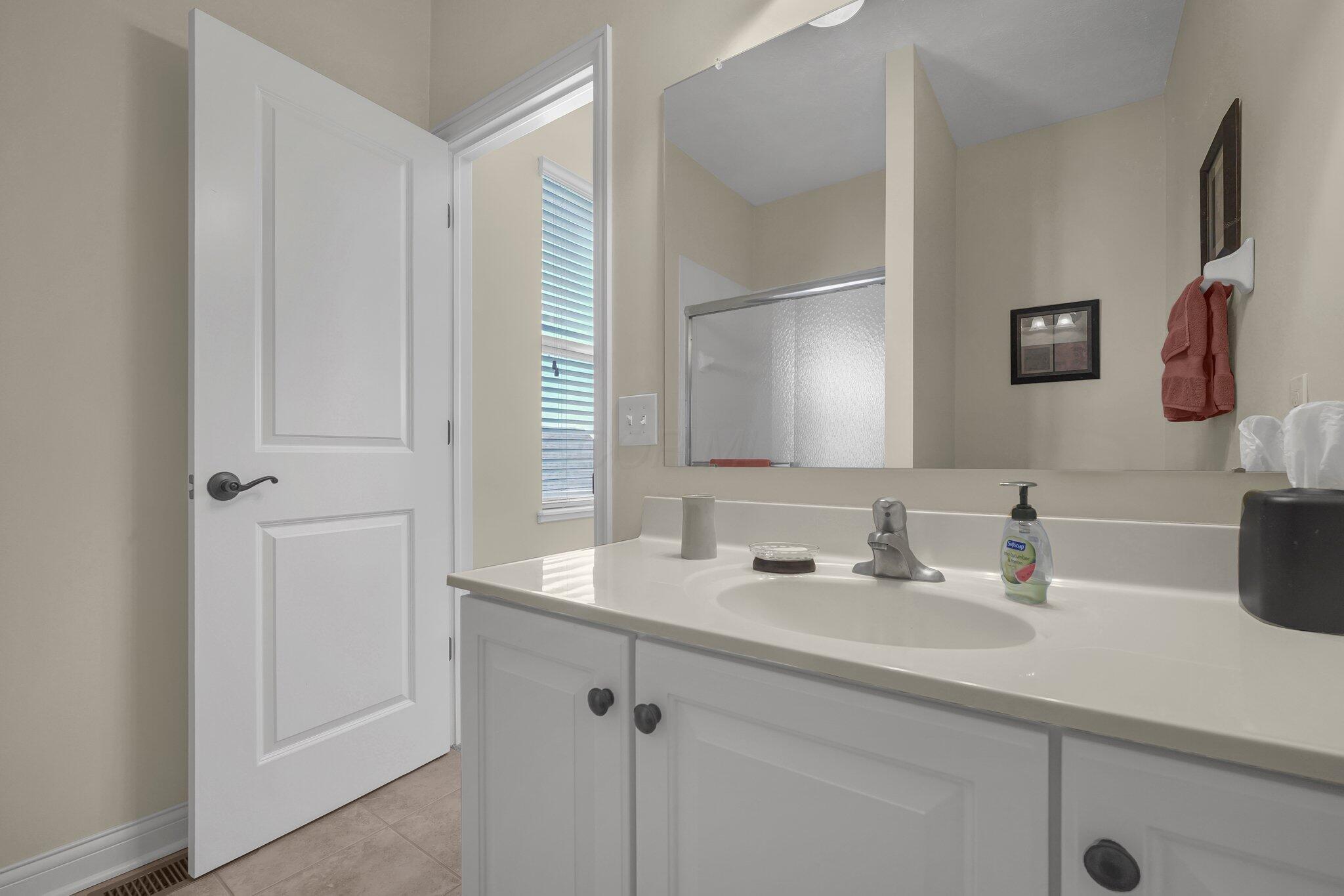 4635 Tayport Avenue, Grove City, Ohio image 28