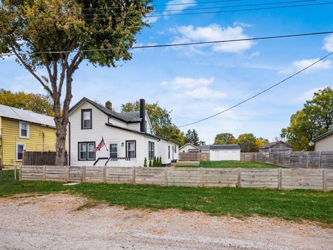 Photo of 1962 Reese Avenue, Columbus, OH 43207 (MLS # 225041438) Photo of 1962 Reese Avenue, Columbus, OH 43207 (MLS # 225041438)