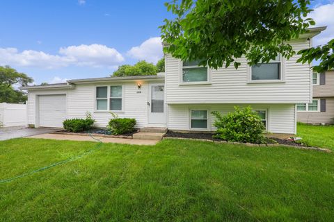 Photo of 1310 Sweetbay Place, Galloway, OH 43119 (MLS # 226008568)