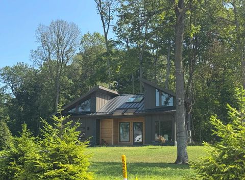 Photo of 200 Leezy Drive, Pataskala, OH 43062 (MLS # 225028378)