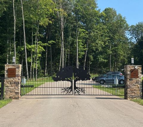 Photo of 200 Leezy Drive, Pataskala, OH 43062 (MLS # 225028378)