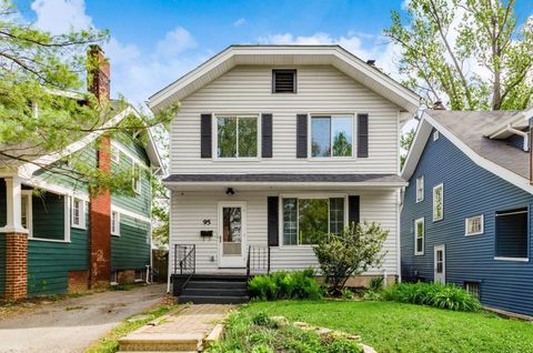 Photo of 95 E Pacemont Road, Columbus, OH 43202 (MLS # 226013302)