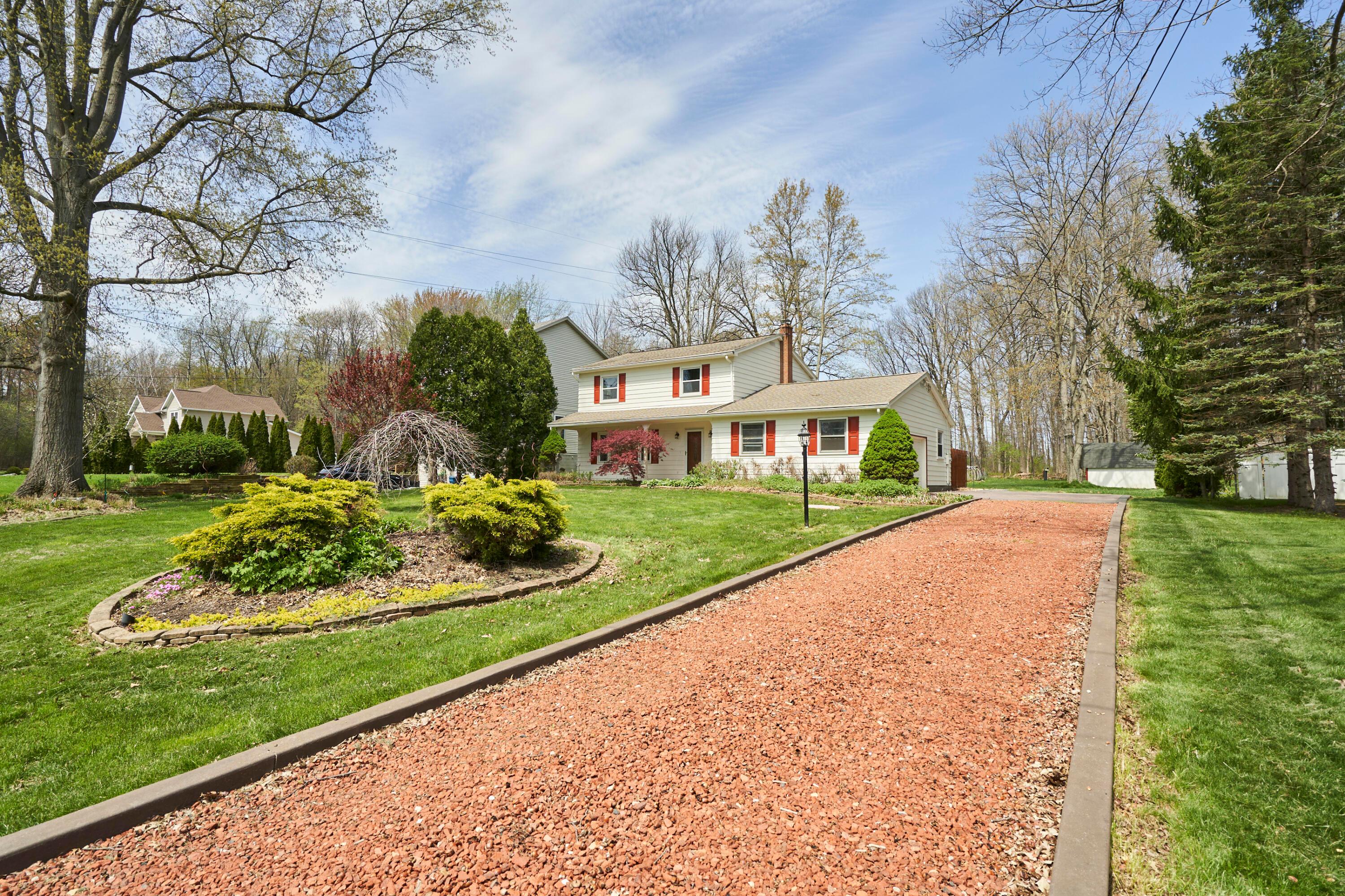 3083 Cliffside Drive