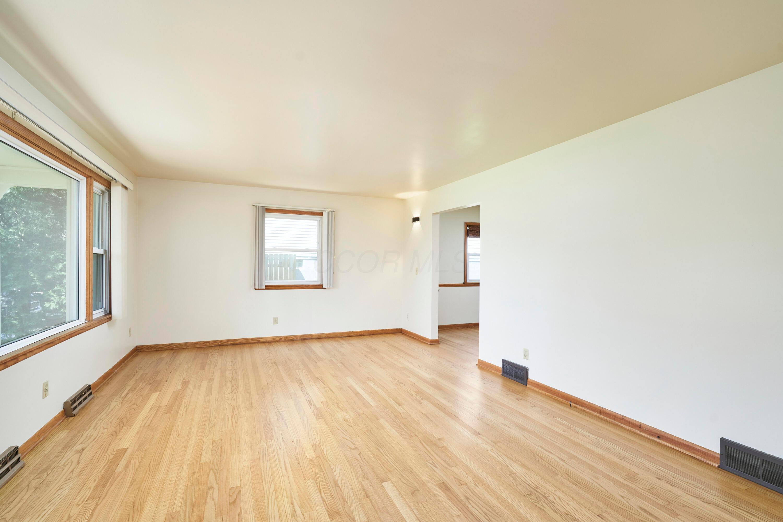 3083 Cliffside Drive