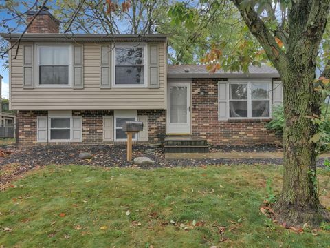Photo of 2272 Topaz Drive, Grove City, OH 43123 (MLS # 225040210) Photo of 2272 Topaz Drive, Grove City, OH 43123 (MLS # 225040210)