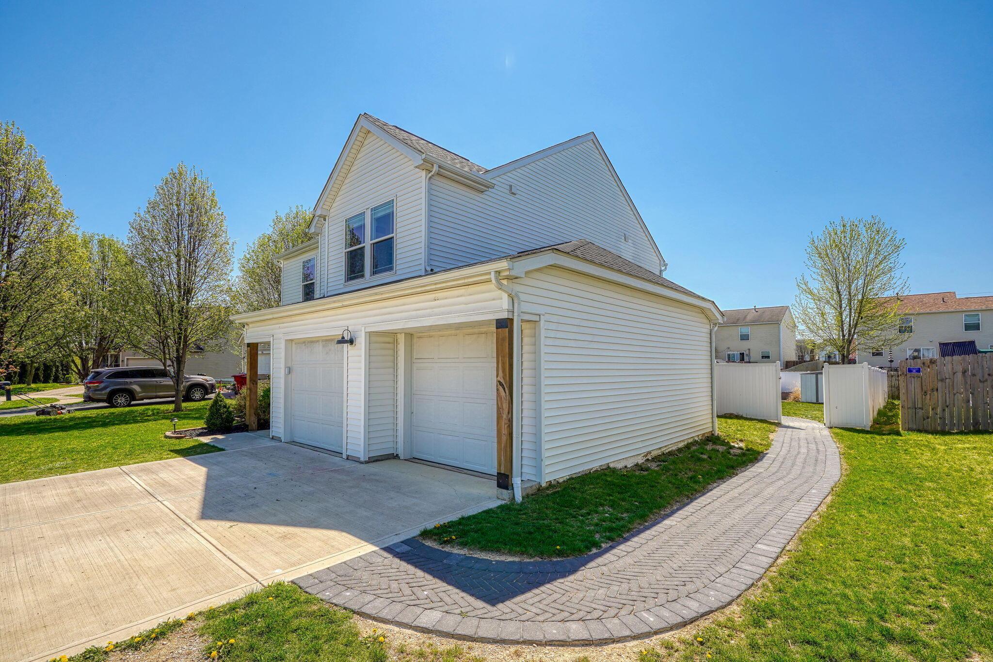 1004 Margate Circle, London, Ohio image 3