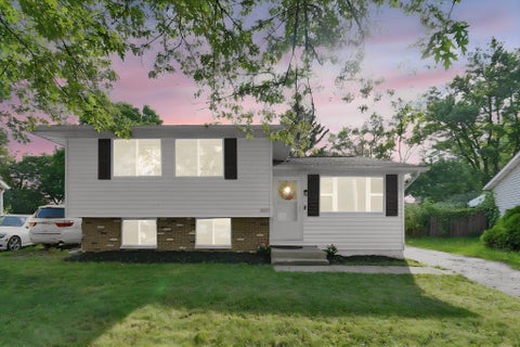 Photo of 2187 Balford Square W, Columbus, OH 43232 (MLS # 226025583)
