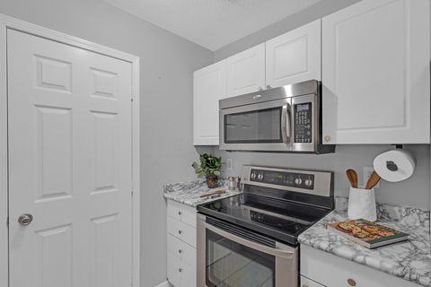 Tiny photo for 7019 Monarchos Drive 12 #12, New Albany, OH 43054 (MLS # 226014042)
