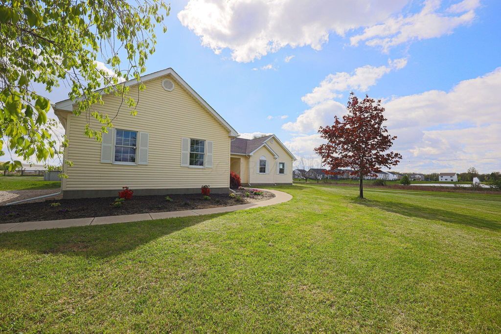 Photo of 1155 South Three B's &amp; K Road, Galena, OH 43021 (MLS # 226018502)
