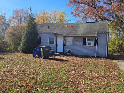 Photo of 957 S Ashburton Road, Columbus, OH 43227 (MLS # 225044021)