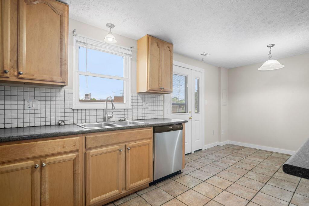 Reynoldsburg, Ohio 43068, United States, 3 Bedrooms Bedrooms, ,2 BathroomsBathrooms,Residential,Active,137676