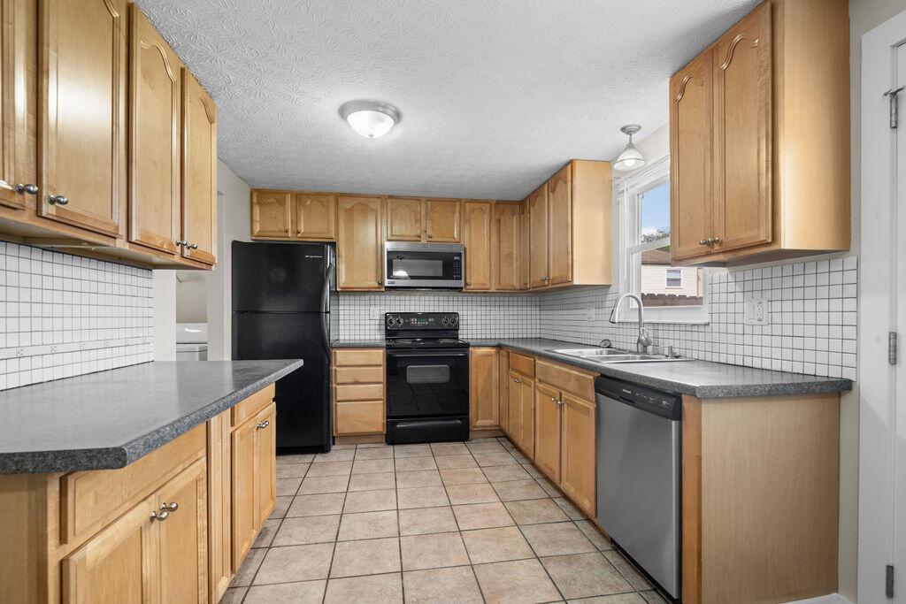 Reynoldsburg, Ohio 43068, United States, 3 Bedrooms Bedrooms, ,2 BathroomsBathrooms,Residential,Active,137676