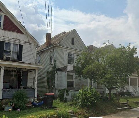 Photo of 1720 Clark Avenue, Wellsville, OH 43968 (MLS # 225038205)