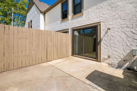 Tiny photo for 410 Edinburgh Road 410 #410, Dublin, OH 43017 (MLS # 225045466)