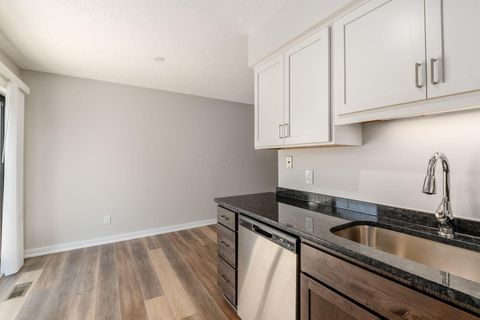 Tiny photo for 410 Edinburgh Road 410 #410, Dublin, OH 43017 (MLS # 225045466)