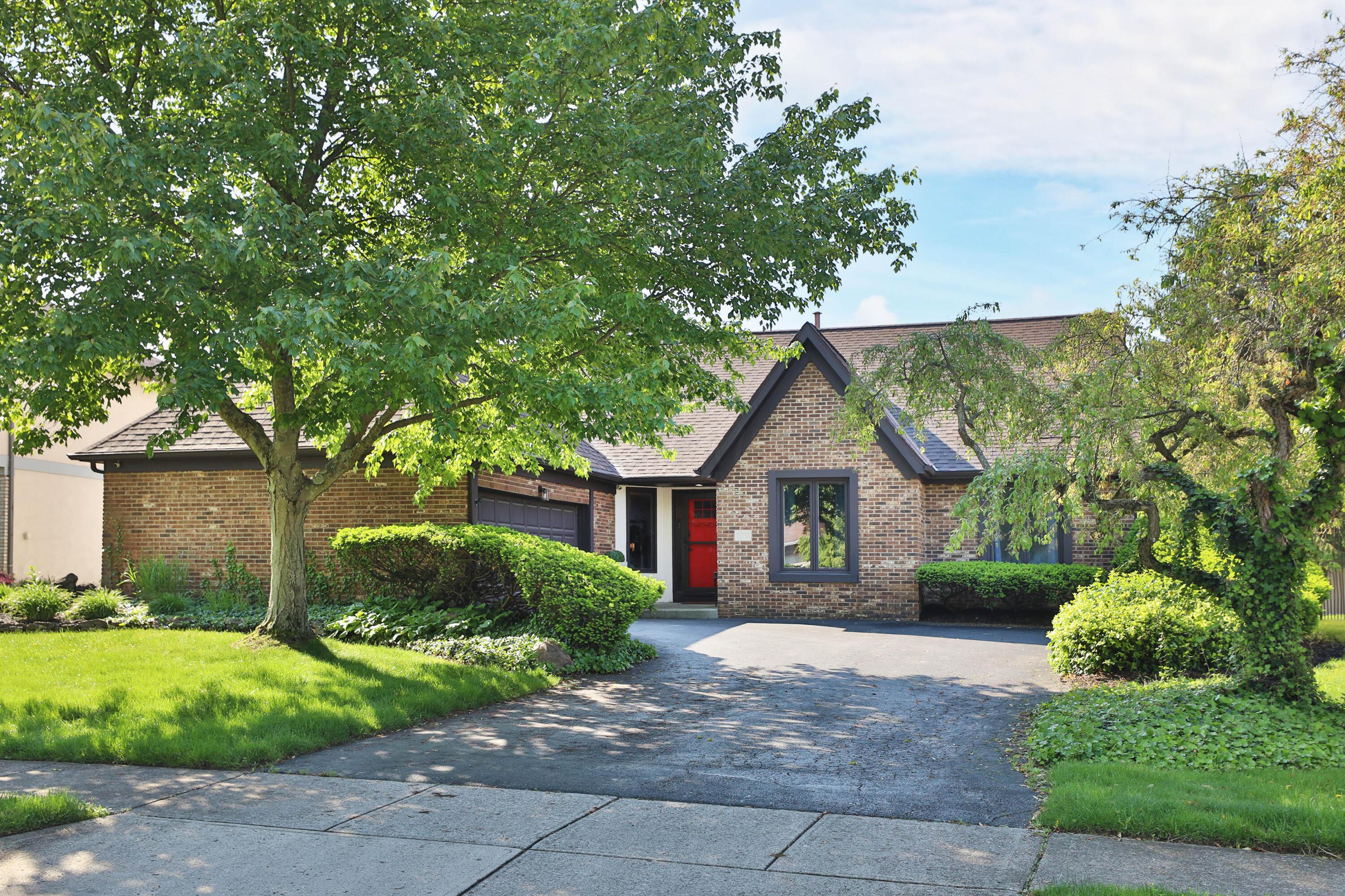 7775 Pembrook Drive, Reynoldsburg, Ohio image 1