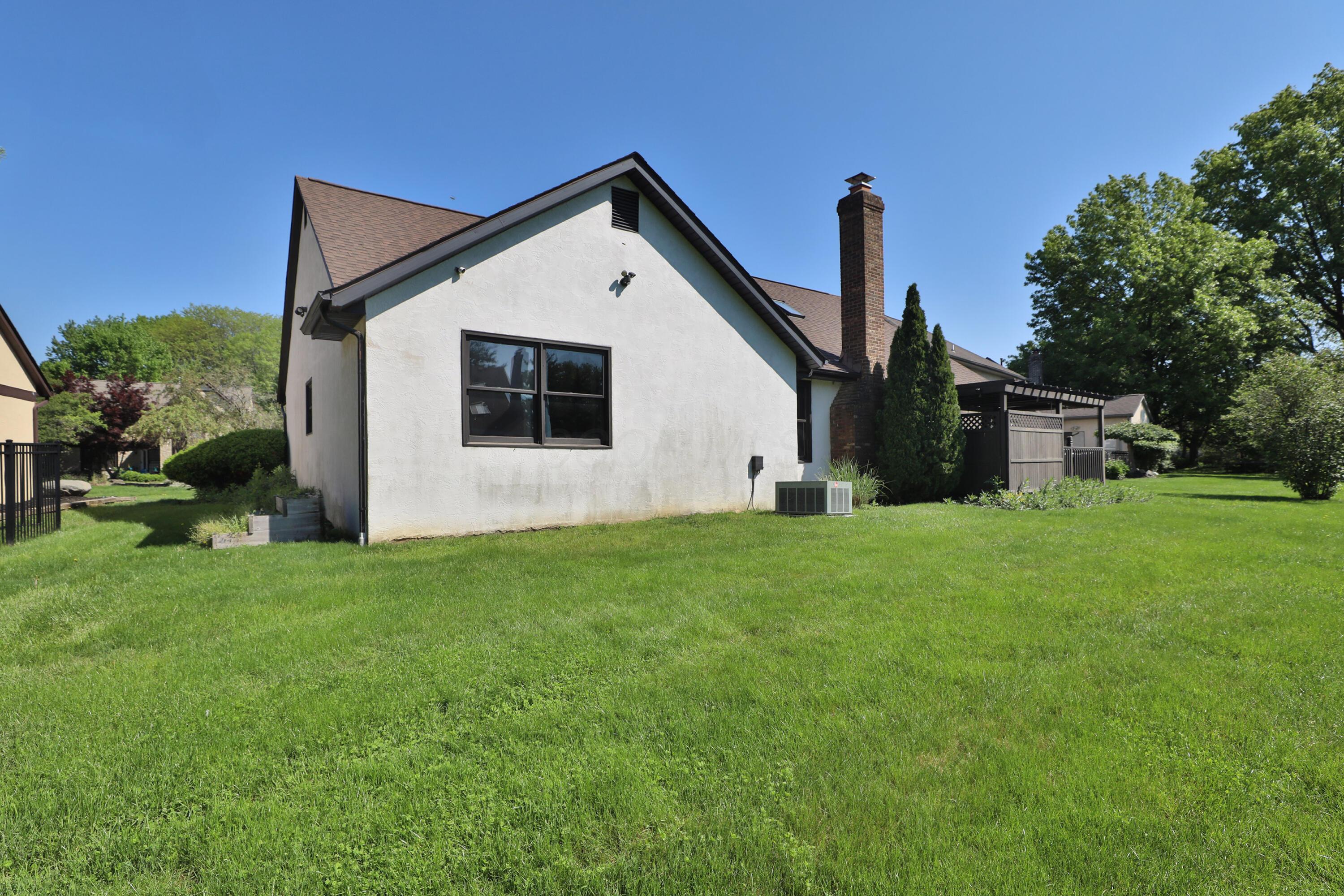 7775 Pembrook Drive, Reynoldsburg, Ohio image 47