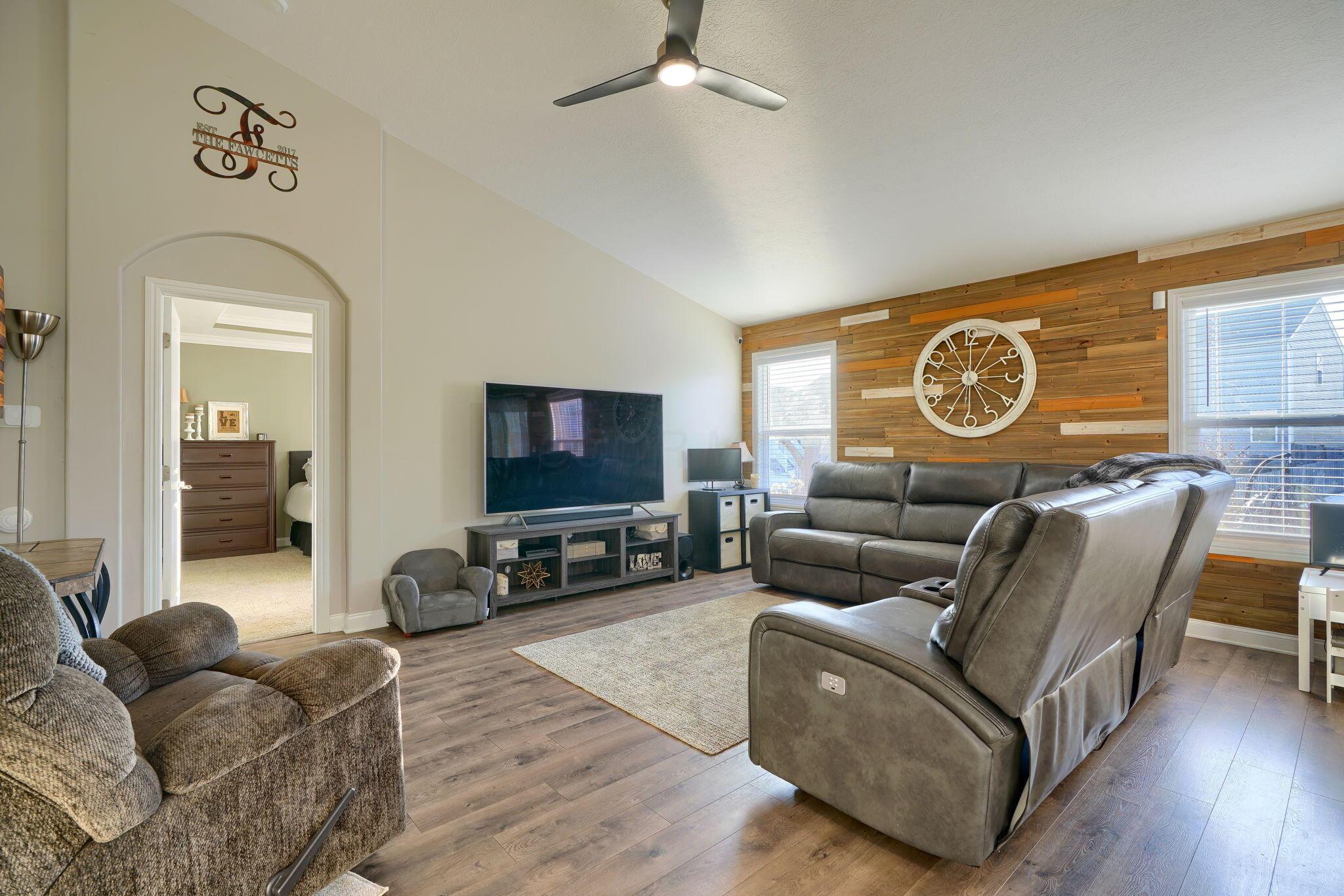 2431 Angelfire Drive, Grove City, Ohio image 22