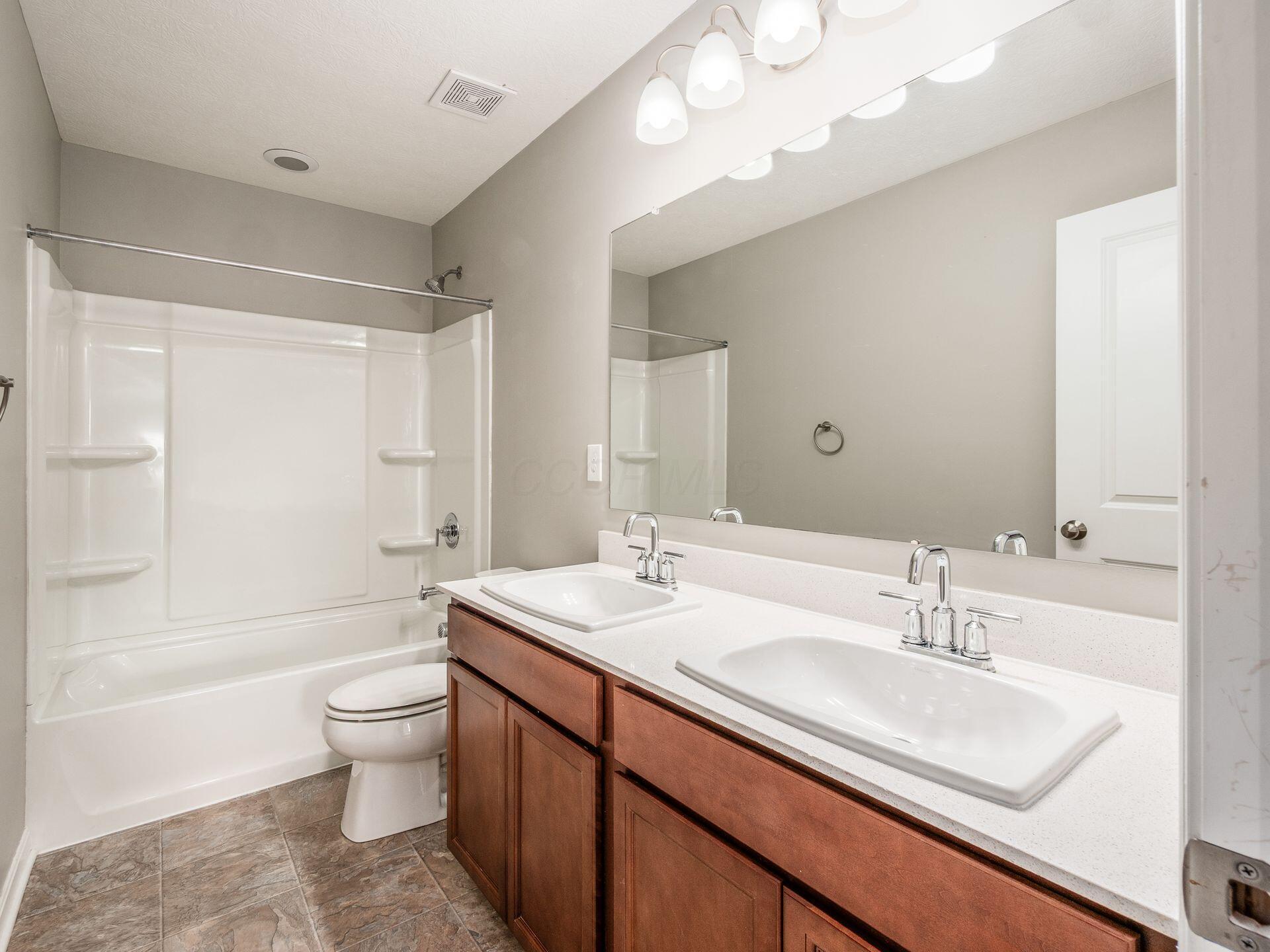 6272 Boone Drive, Powell, Ohio image 28