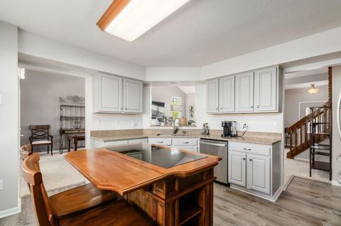 Tiny photo for 2412 Birch Bark Trail, Grove City, OH 43123 (MLS # 225041203)