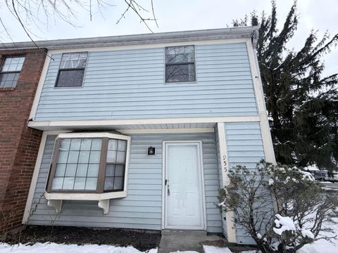 Photo of 955 Cross Country Drive F #F, Columbus, OH 43235 (MLS # 225045094)