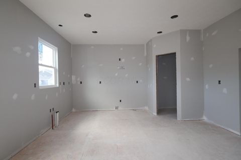 Tiny photo for 313 Reign Way, Pataskala, OH 43062 (MLS # 225039583)