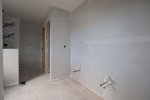 Tiny photo for 313 Reign Way, Pataskala, OH 43062 (MLS # 225039583)