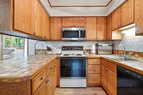 Tiny photo for 4052 Sequoia Avenue, Grove City, OH 43123 (MLS # 226032833)