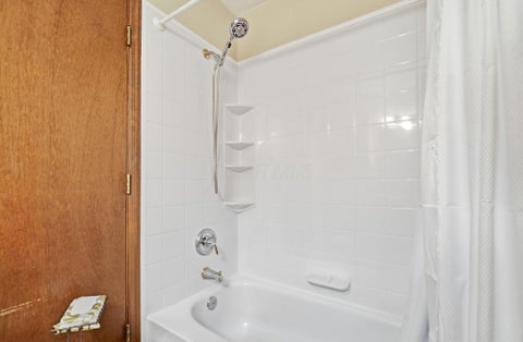 Tiny photo for 4052 Sequoia Avenue, Grove City, OH 43123 (MLS # 226032833)