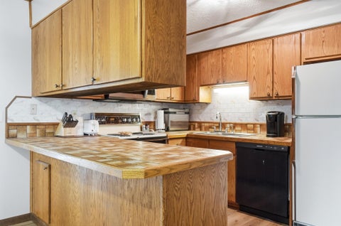 Tiny photo for 4052 Sequoia Avenue, Grove City, OH 43123 (MLS # 226032833)