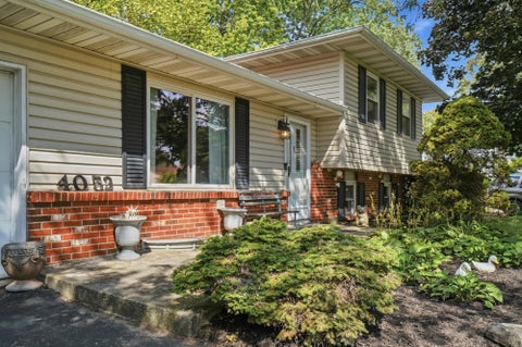 Tiny photo for 4052 Sequoia Avenue, Grove City, OH 43123 (MLS # 226032833)