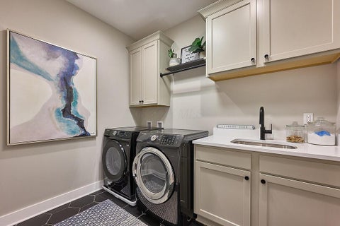 Tiny photo for 7100 Oxford Loop N, New Albany, OH 43054 (MLS # 226020080)